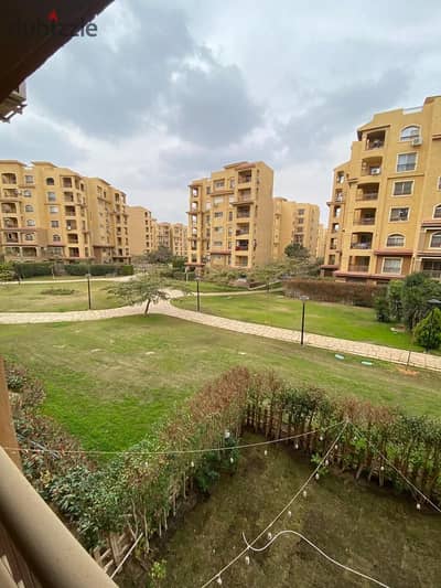 A unique opportunity for sale with a wonderful view of a wide garden on the first floor with an elevator 211m