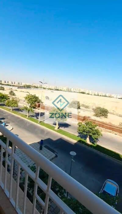 شقه للايجار قانون بسعر لقطه3نوم 2حمام مساحه 140 فى البى10 فيومفتوحmm