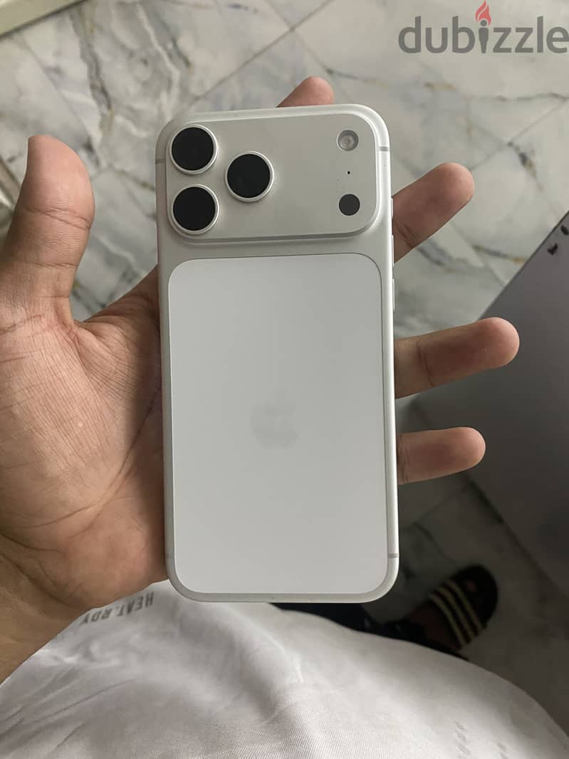 Apple - iPhone 17 Pro Max 3