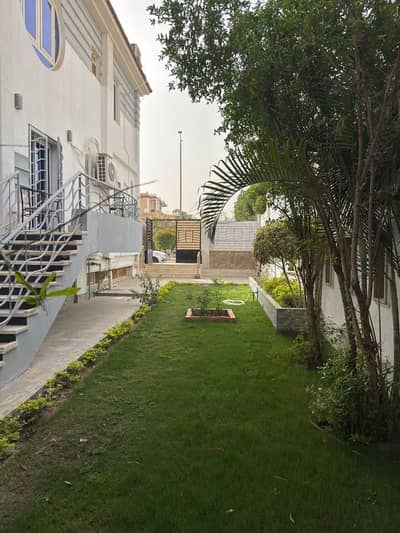 Luxury, first-occupancy furnished apartment for rent in Al-Yasmine Compound, Sheikh Zayed; prime location and wonderful view.