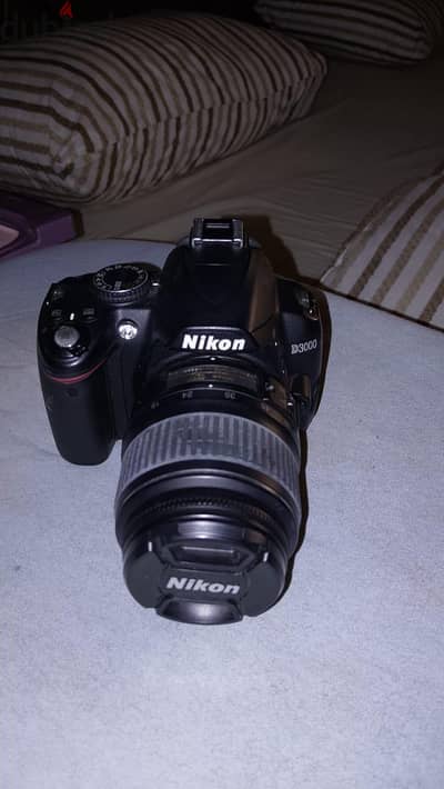 كاميرا نيكون D3000