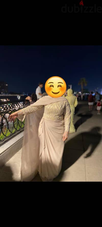 فستان خطوبة للبيع