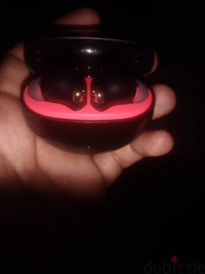 سماعة Infinix Buds Neo XE26 باللون الأسود.
