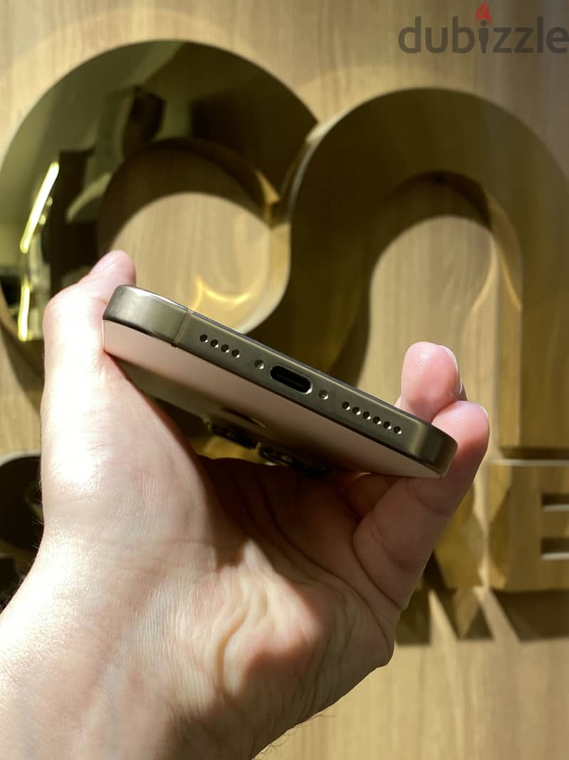 Apple - iPhone 16 Pro Max 5