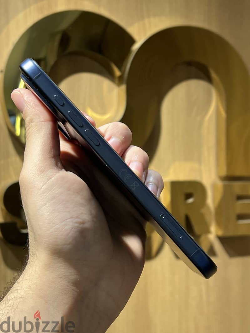Apple - iPhone 17 Pro Max 3