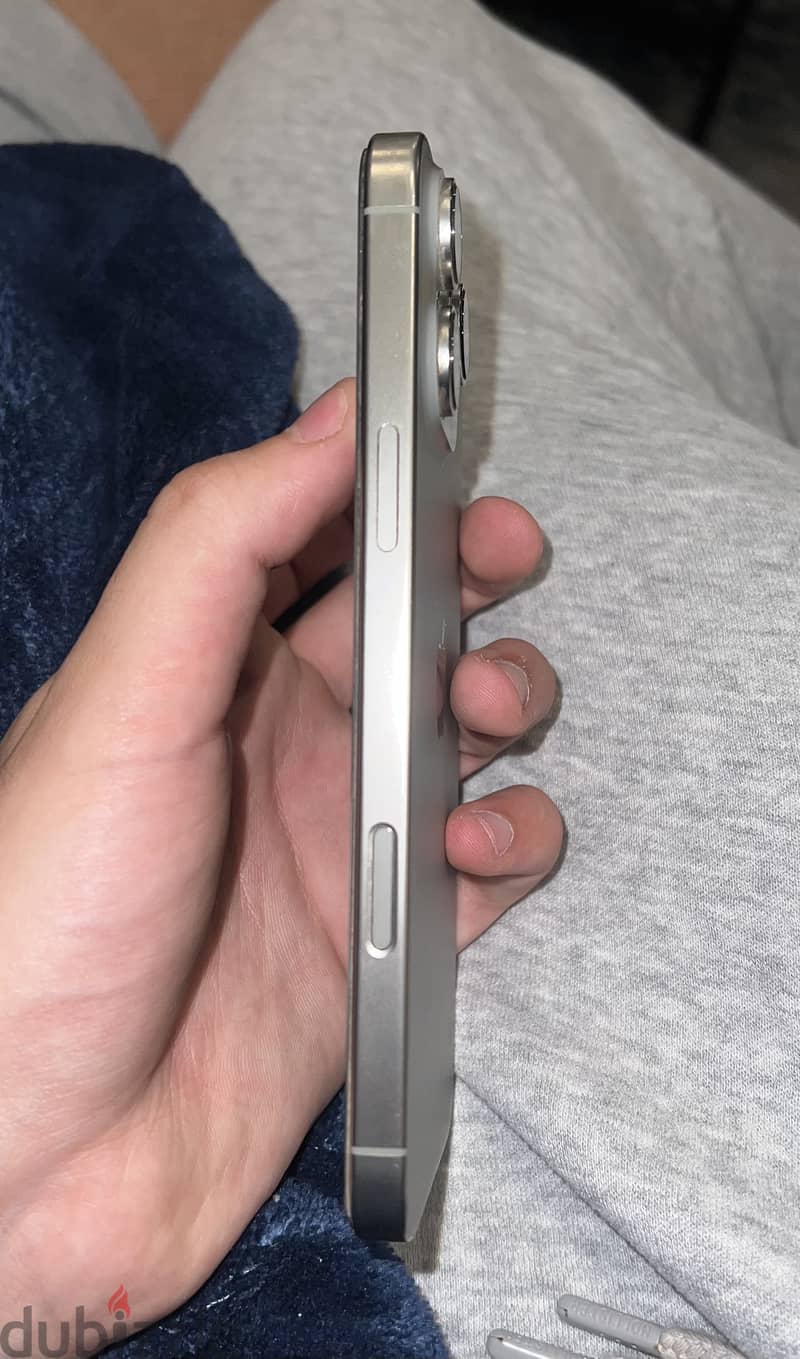Iphone 16 pro max 1