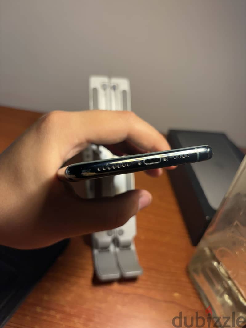 Apple - iPhone 11 Pro Max 4