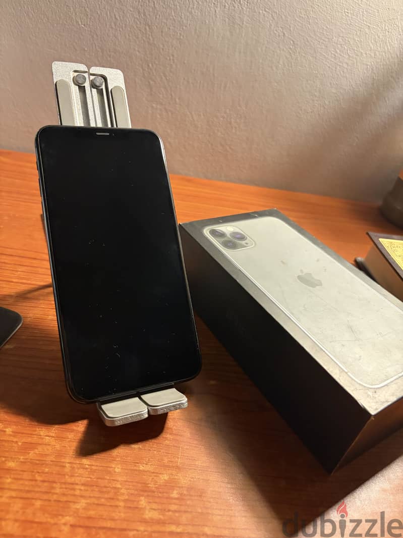 Apple - iPhone 11 Pro Max 1