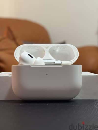 AirPods Pro 2 case + left side (original)