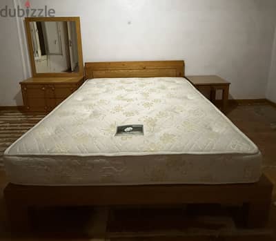Wooden Bed, Dressing table and Commode - سرير و تسريحة و كومودينو خشب