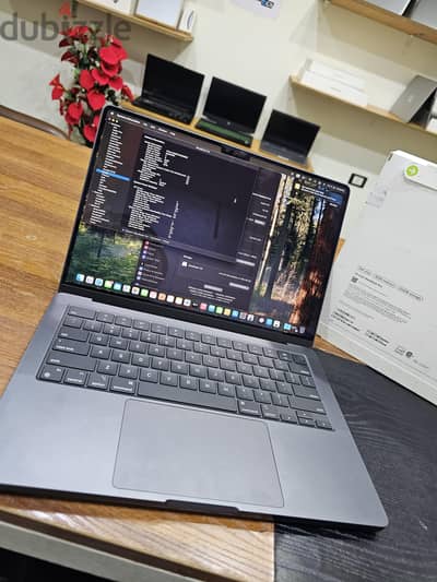 ماك بوك Macbook Pro M4 16/512 14 inch شحنتين فقط في الضمان