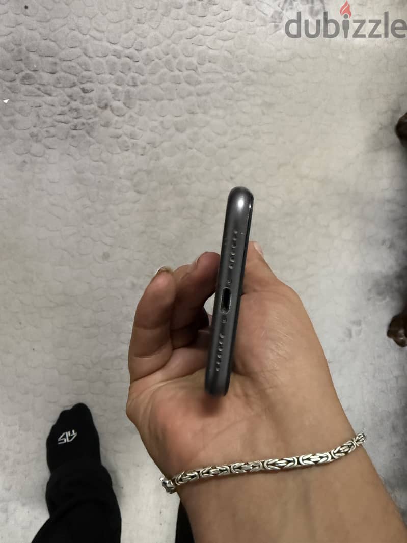 Apple - iPhone 11 3