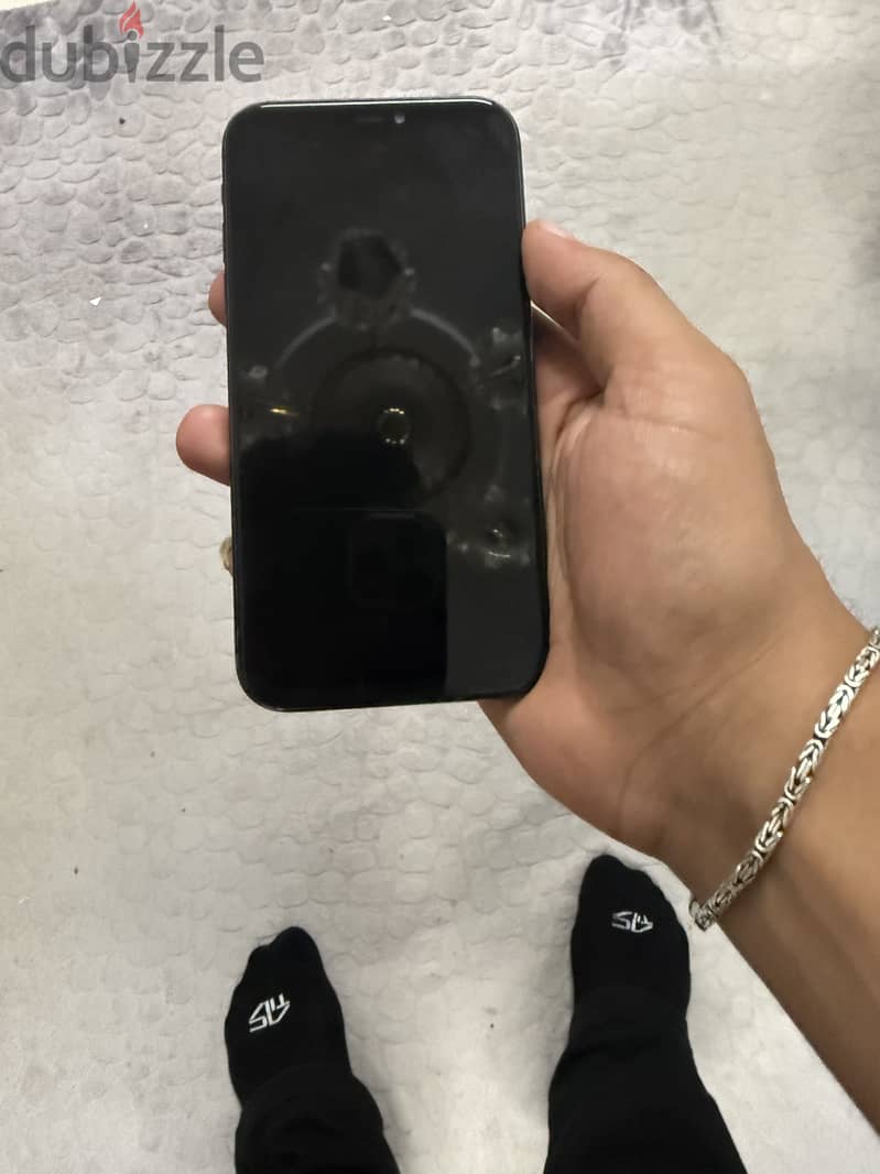 Apple - iPhone 11 8