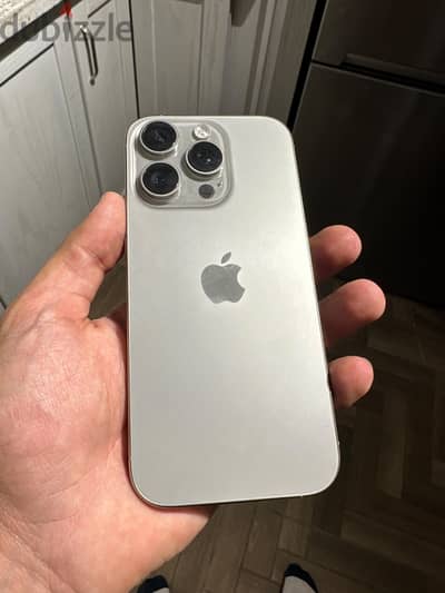 iPhone 16 pro 256gb 90% battery