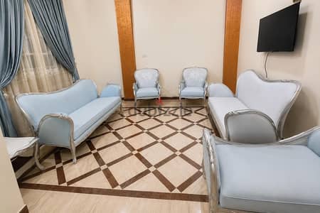 صالون مودرن حاله ممتازه من دمياط استعمال شهرين فقط
