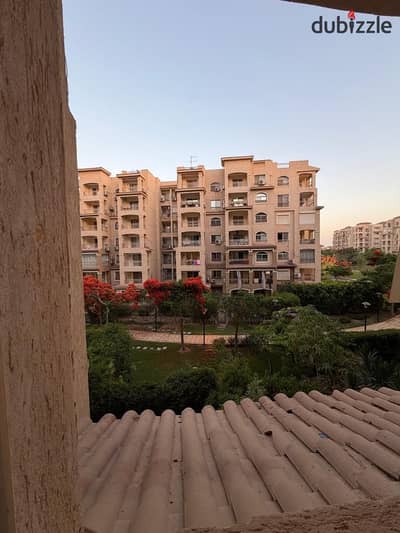 Apartment 135m² for sale in Madinaty B3, prime location directly next to services, sea view, at a bargain price