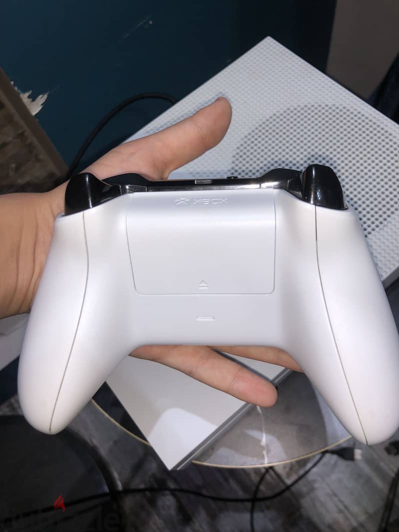 Xbox one s 3
