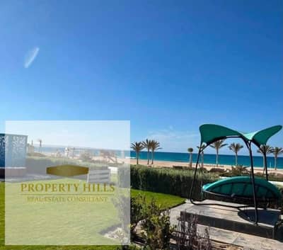 فرصه وبسعر منافس في الماركت تاون هاوس متشطب بالتكييفات والمطبخ sea view في احسن community في السلحل الشمالي