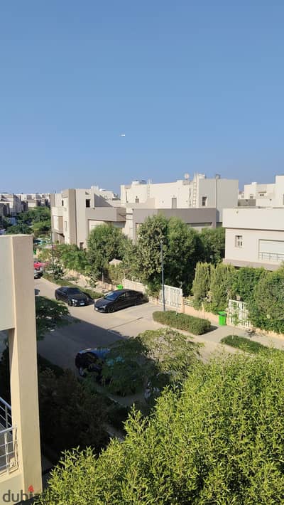For rent, a duplex with an area of 406, land 330, ground floor, two floors, and a roof in the Grand Heights Compound, 6 October