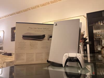 PS5 للبيع بحالة ممتازة