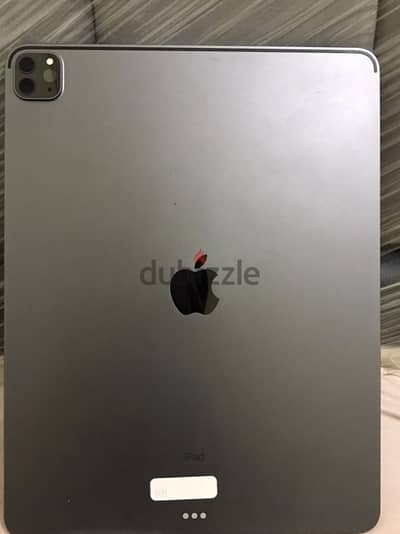 iPad Pro 12.9 الجيل الرابع 256GB مع كيبورد Inateck