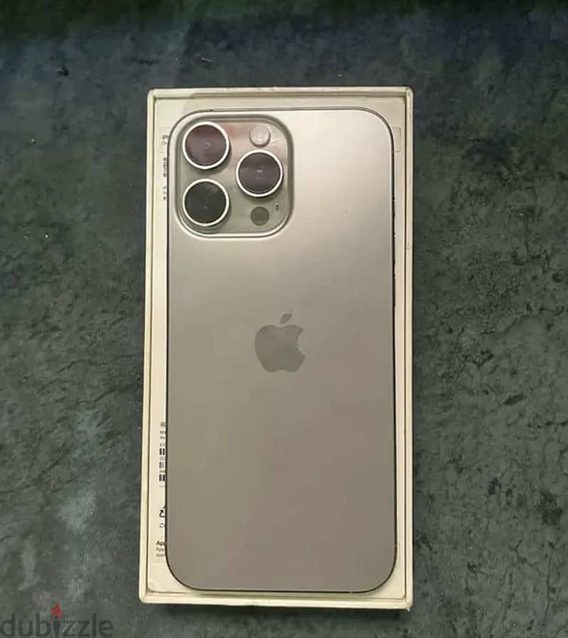 Apple - iPhone 16 Pro Max 1