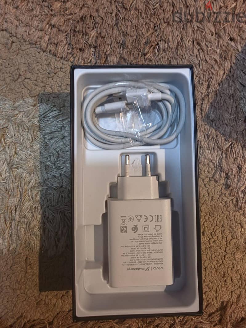 Vivo V60 3