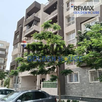 **Investment Opportunity in Madinaty!** Fully furnished **116 sqm** apartment in **B12**, 2nd floor. Sold with **all furniture, kitchen, appliances &