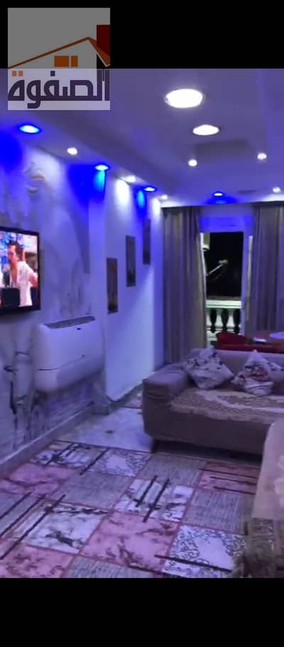 شقه للايجار المفروش اليومي للأسر والعائلات شارع فيصل العمومي موقع مميز قريب لكل الخدمات والمطاعم والبراندات والكافيهات