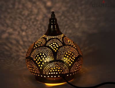 ديكورات وإضاءة معدنية شرقية تصنيع يدوي