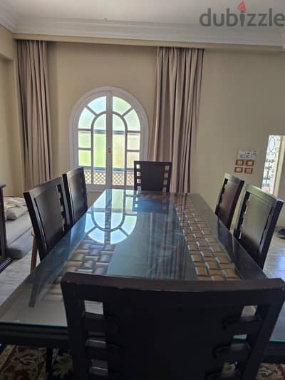 Dining room table with 6 chairs