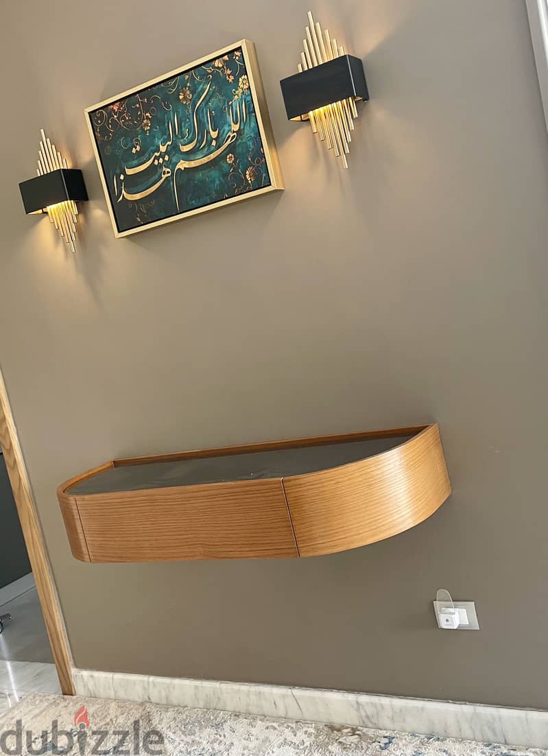 Dresser Floating - Console 1