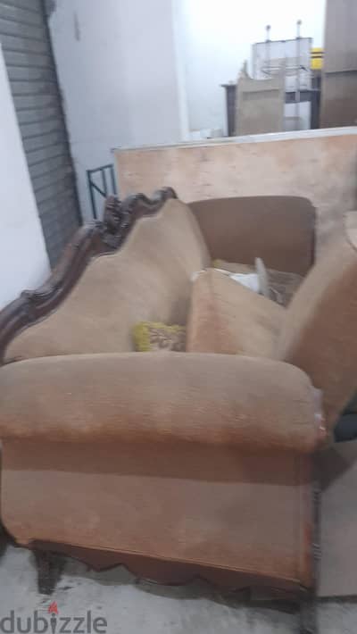 بضاعه اثاث وخلافه للبيع