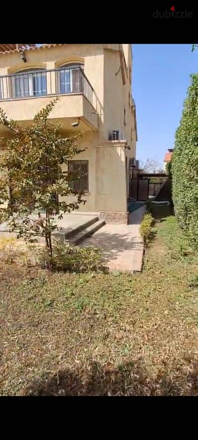 For rent, a villa in My City, close to South Park and the main gate.