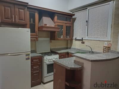 متاح شقه مفروشه في الزمالك للمده طويله فقط