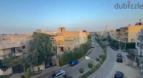 من المالك شقة للبيع الحى السابع فيلات مدينة العبور