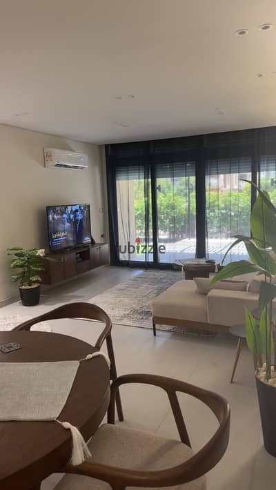شقة للإيجار في Azad Compound with garden