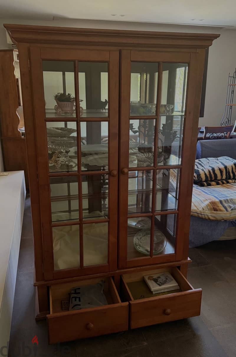 Silverware cabinet 1