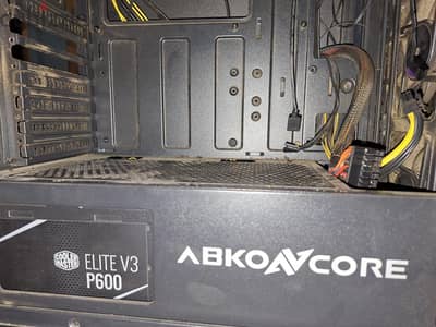 Case,600W coolermaster elite v3, 5x coolermaster sickleflow fan bundle