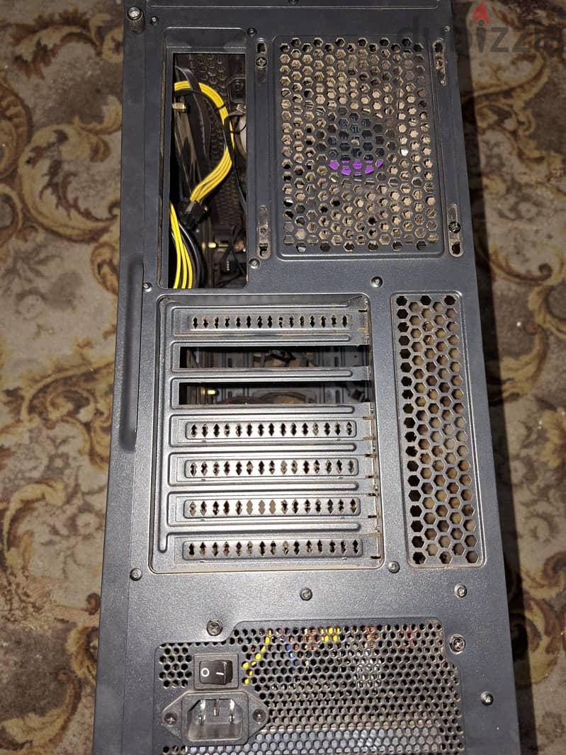 Case,600W coolermaster elite v3, 5x coolermaster sickleflow fan bundle 4