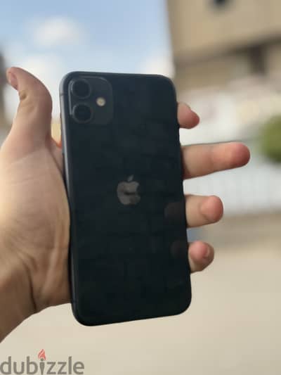 iPhone 11 - 64G - أسود بحالة ممتازة للبيع السريع