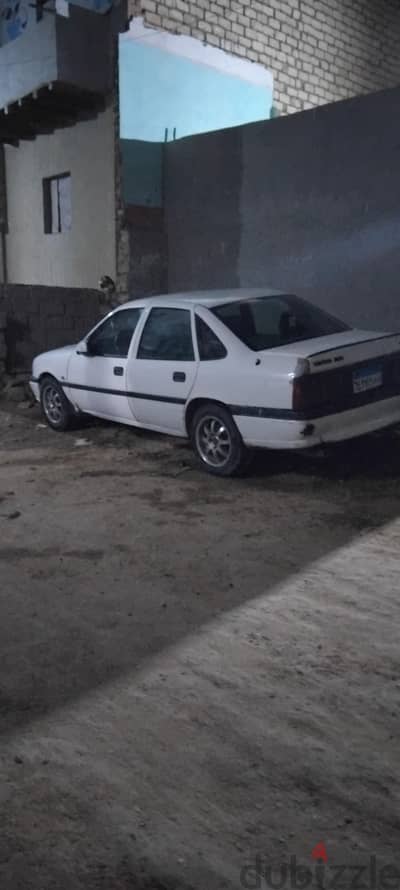 أوبل فيكترا 1995