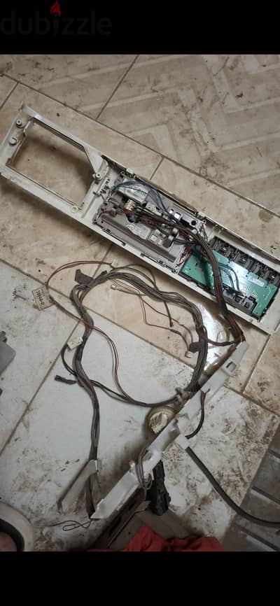 شاشة وكارتة ودفيرة