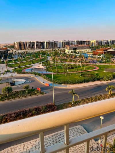 بسعر لقطه لسرعه البيع لاصحاب التميز شقه 200 متر بأفضل مراحل مدينتي B10 فيو مميز علي نادي بريفادو طلعت مصطفي