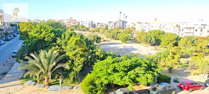 شقة للبيع في النرجس 3 فيلات – التجمع الخامس فيو مفتوح على أكبر حديقة بالمنطقة بالقرب من شارع التسعين حصة أرض 60 متر مثبتة بالعقد