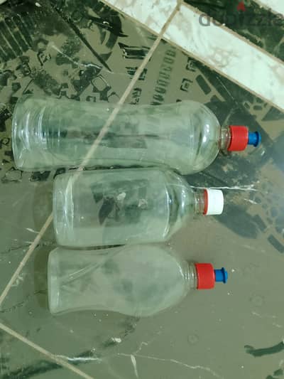 عبوات بلاستيكية