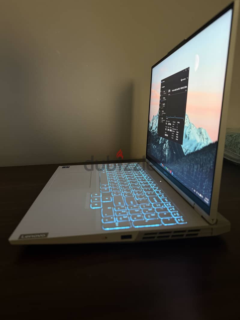 Lenovo Legion 5 Pro (StringRay Edition) 4
