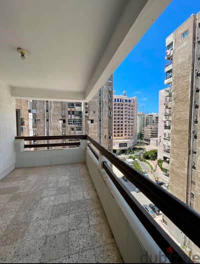 شقة مميزة للبيع في عمارات ضباط مصطفى كامل