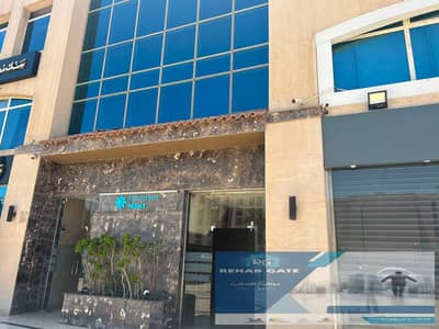 عياده للايجار ٦٠م في مول the yard بسعر مميز