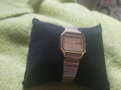 ساعة Seiko 5 كلاسيكية  بحالة جيدة حريمى